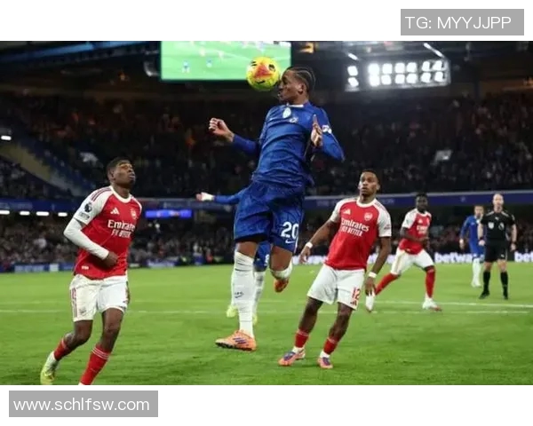 英超激战切尔西十人应战顽强逼平阿森纳展现斗志与韧性 英超激战切尔西十人应战顽强逼平阿森纳展现斗志与韧性